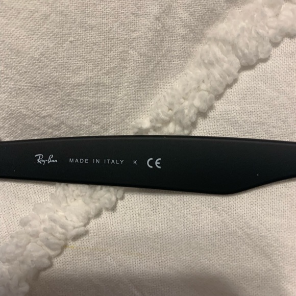 Ray Ban Justin Classic sunglasses. Matte black with gradient, grey lenses. - Picture 5 of 9